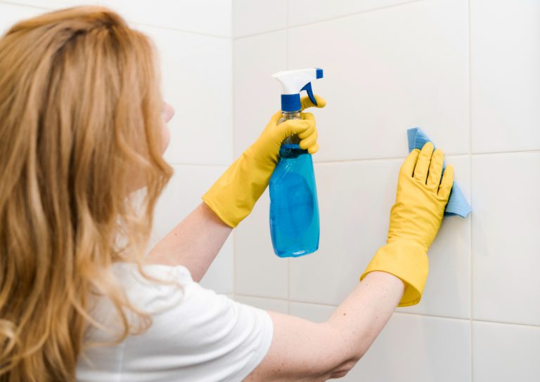 How to Clean Your Bathroom: Complete Guide